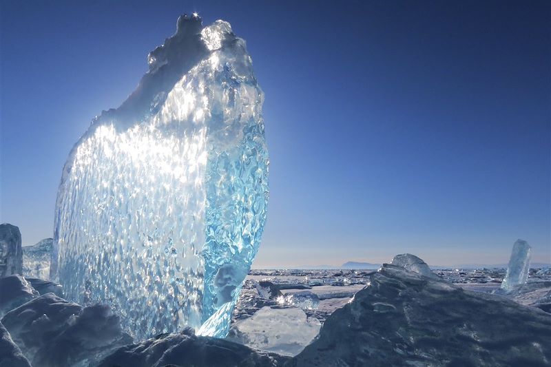 Traversée à pied du lac Baïkal gelé