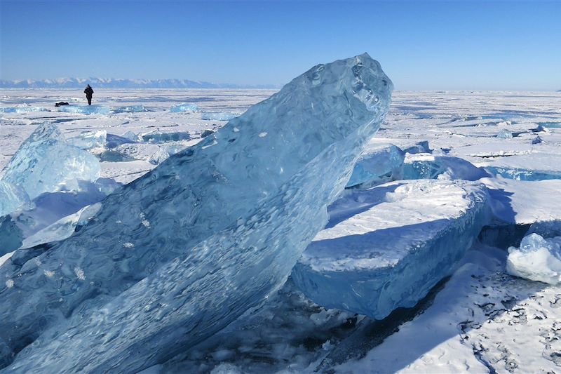 Traversée à pied du lac Baïkal gelé