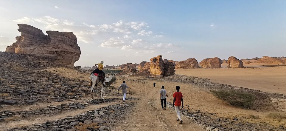 Randonnée en Arabie Saoudite dans le désert, visite d’Al-'Ula, l’oasis aux 7000 ans d'histoire, et de Hégra la nabatéenne