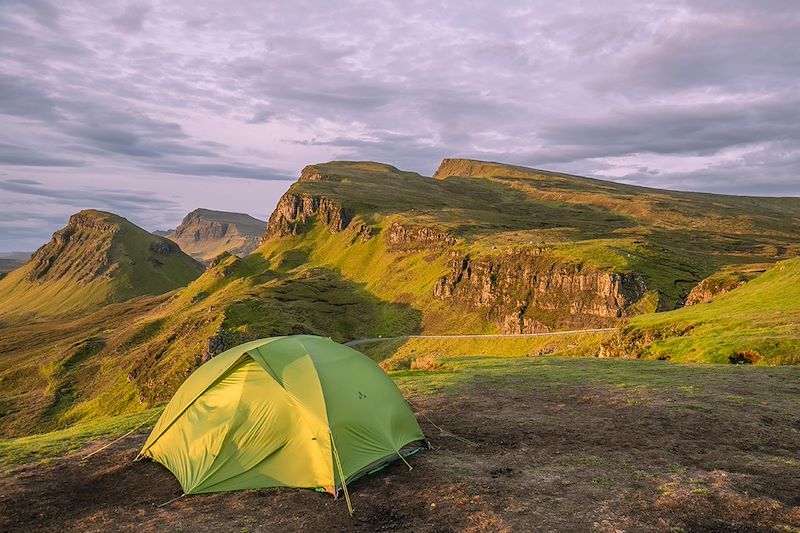Road trip de deux semaines dans les Highlands en voiture électrique avec nuits en camping et location du matériel outdoor inclus