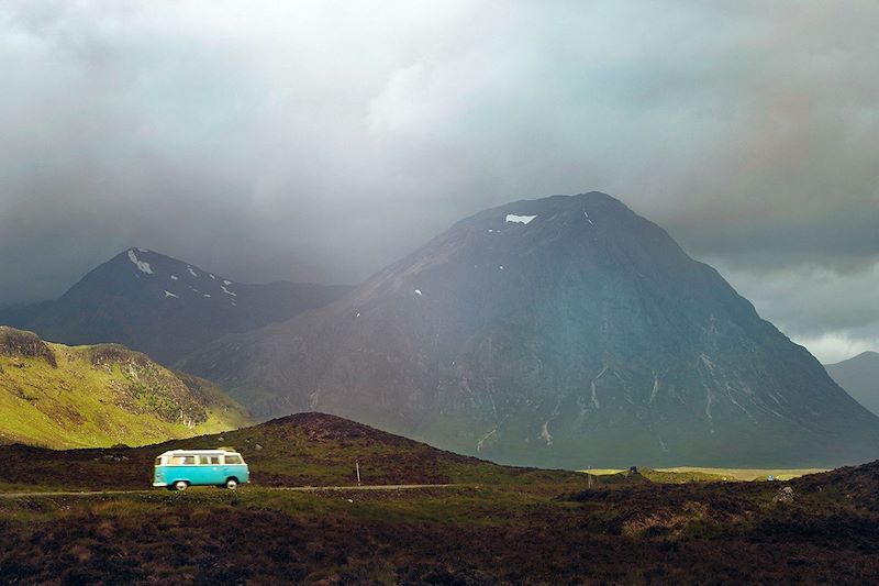 Road trip sur les mythiques routes des Highlands en van à la découverte des sites incontournables de l'Ecosse