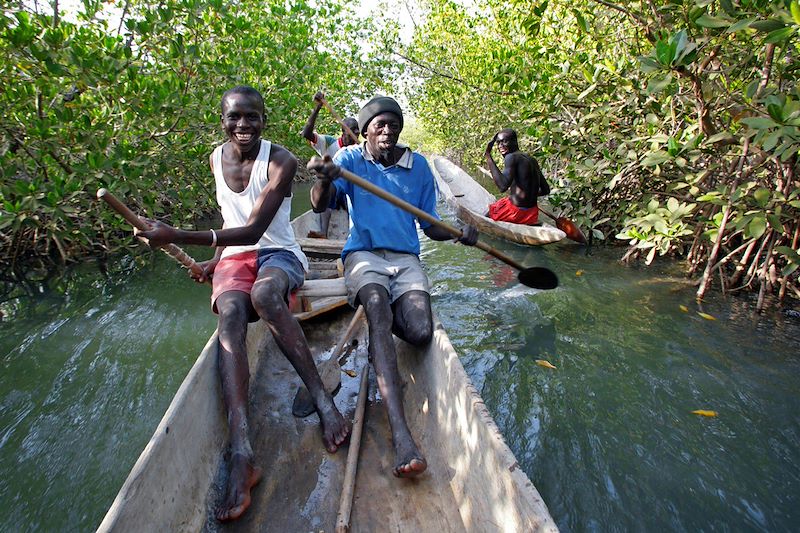 En pirogue au Siné Saloum 