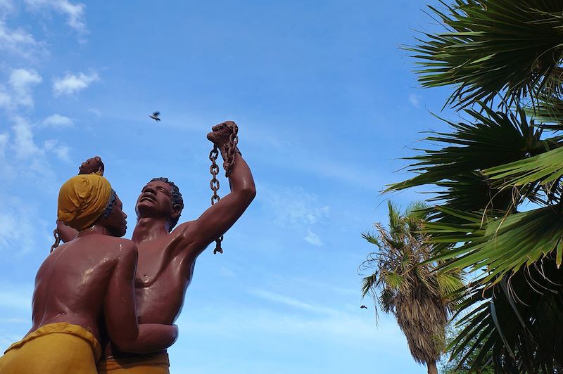 Statue commémorant l'esclavage - Île de Gorée - Sénégal