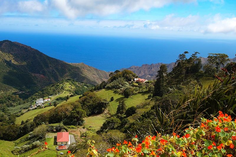 Sainte-Hélène, un voyage hors du temps