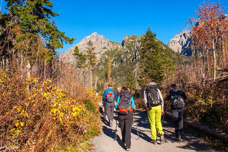 Groupe de randonneurs dans les Hautes Tatras - Slovaquie