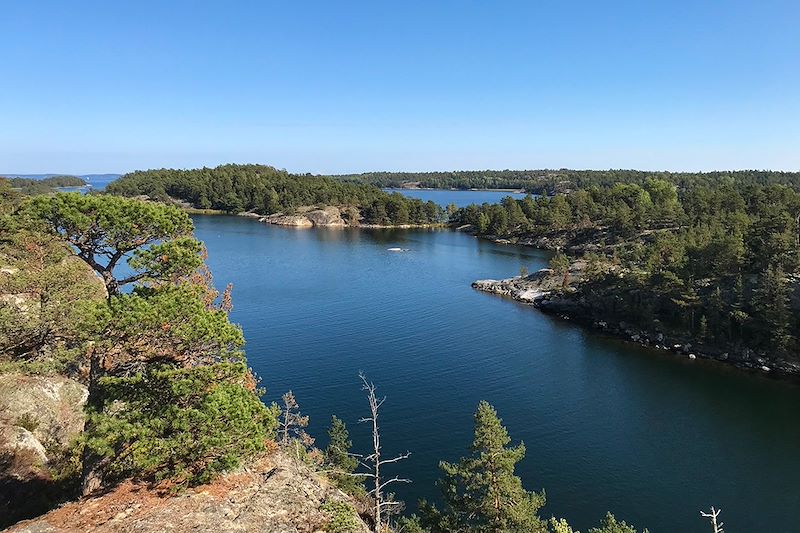 Kayak et rando dans l'archipel de Stockholm