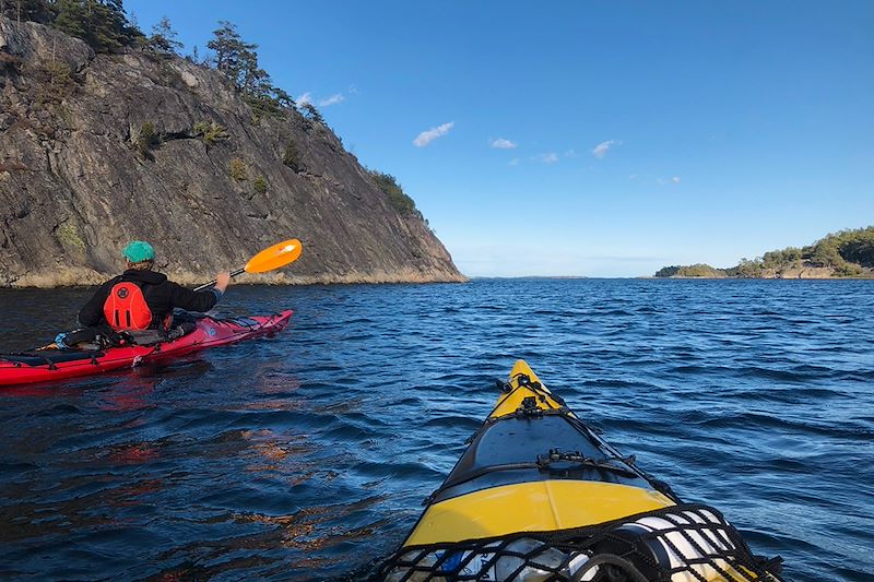 Kayak et rando dans l'archipel de Stockholm