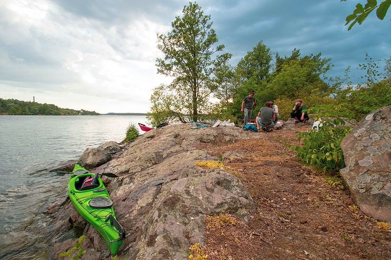 Kayak et rando dans l'archipel de Stockholm