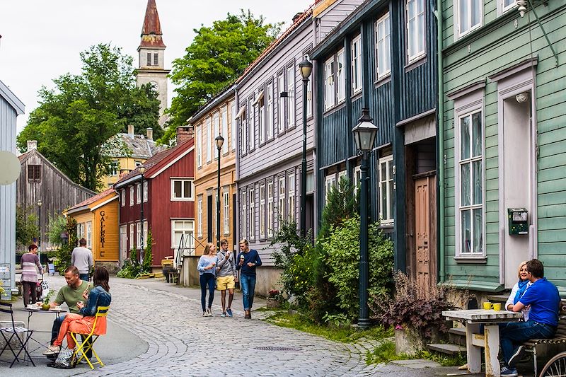 Terrasse dans une ruelle de Trondheim - Norvège