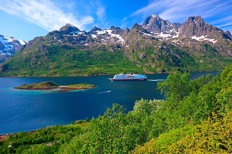 Découvertes de la Suède à la Norvège, à pied, en train, et en ferry avec une arrivée à Bergen par le mythique Hurtigruten