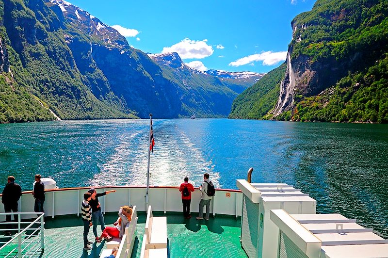 Ferry dans le Geirangerfjord - Comté de Møre og Romsdal - Norvège