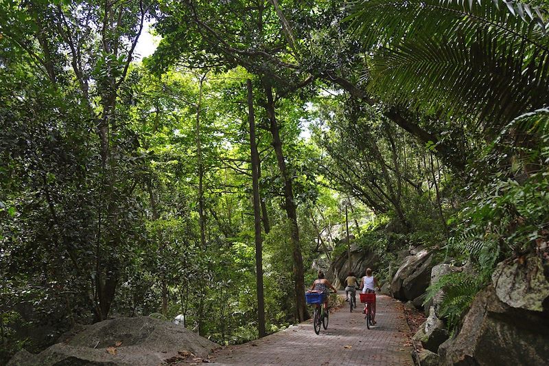 En vélo à La Digue - Seychelles