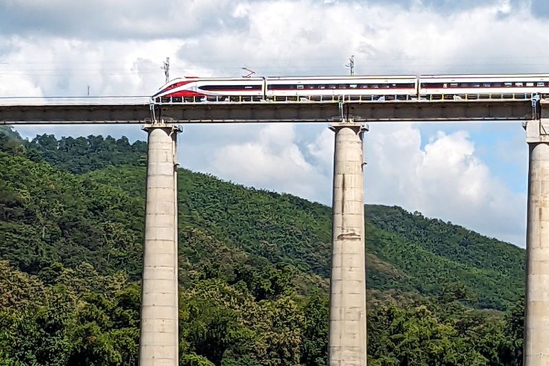 Train au nord de Luang Prabang - Laos