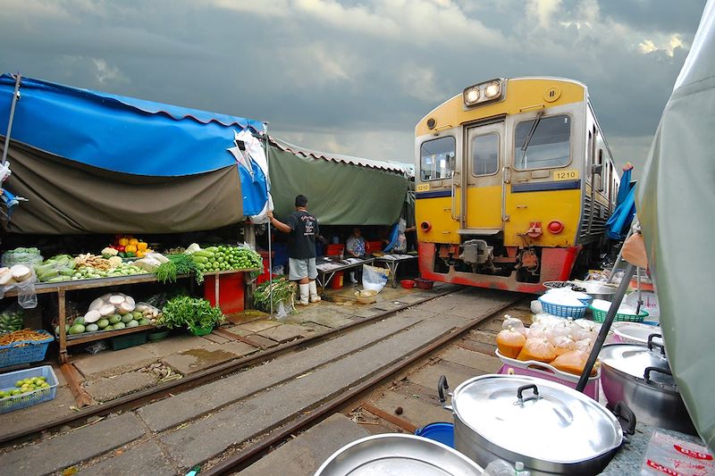 Maeklong Railway Market - Thaïlande