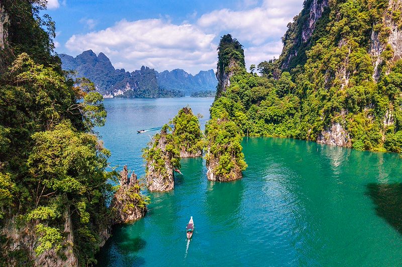Circuit en été dans le Golfe de Thaïlande entre Khao Sok, lac Cheow Lan, Phuket et les îles Koh Samui, Koh Phangan et Koh Tao