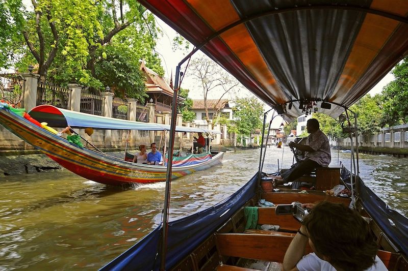 En bateau dans les klongs de Bangkok - Thaïlande