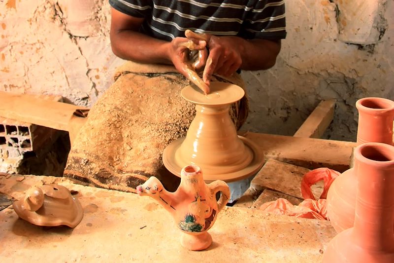 Potier sur l'île de Djerba - Tunisie