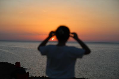 Sables et lumière : Éclipse totale en Tunisie
