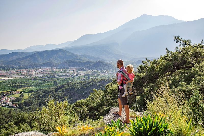 Embarquez en Lycie pour une aventure unique en famille, d’Antalya à Fethye le long de la mer Méditerranée