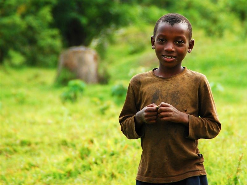 Enfant au Parc National de Kibale - Ouganda