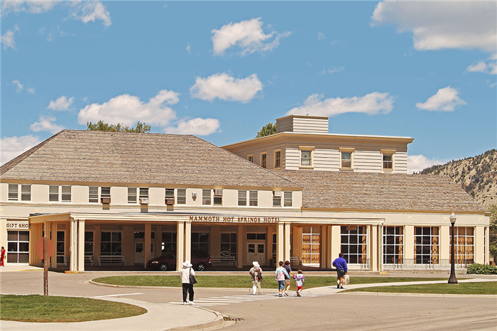 Mammoth Hot Springs Hotel Cabins - Yellowstone National Park - Etats-Unis