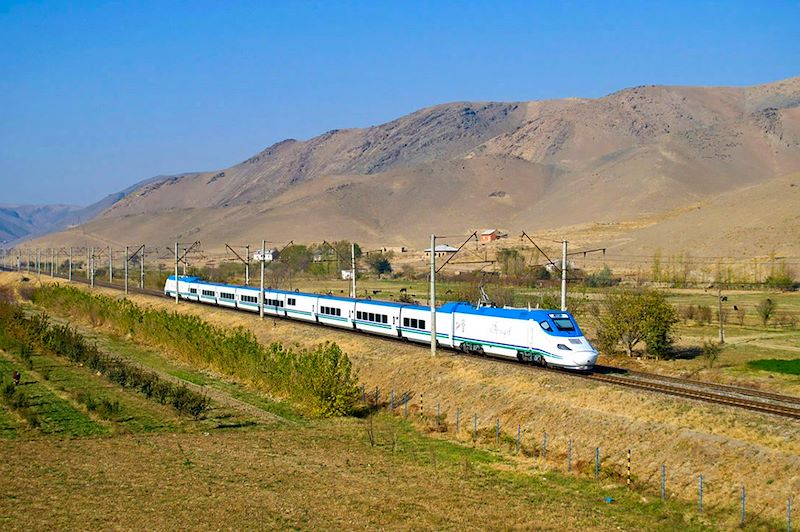 TGV Afrosiyob (Talgo 250) - Région de Djizak - Ouzbékistan