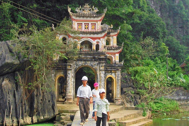 Randonnée tonkinoise et pagode de l'Annam