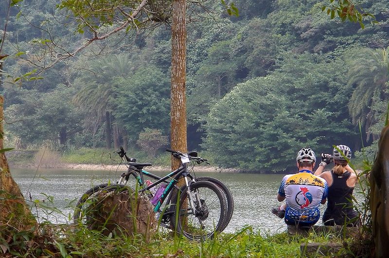 VTT au Parc national de Cúc Phuong - Province de Ninh Binh - Vietnam