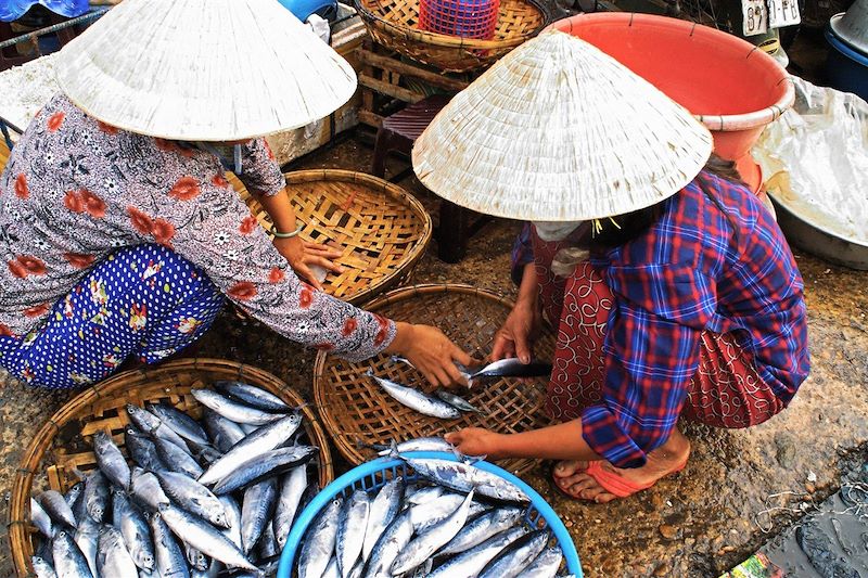 Marché dans les rues d'Hoi An - Vietnam