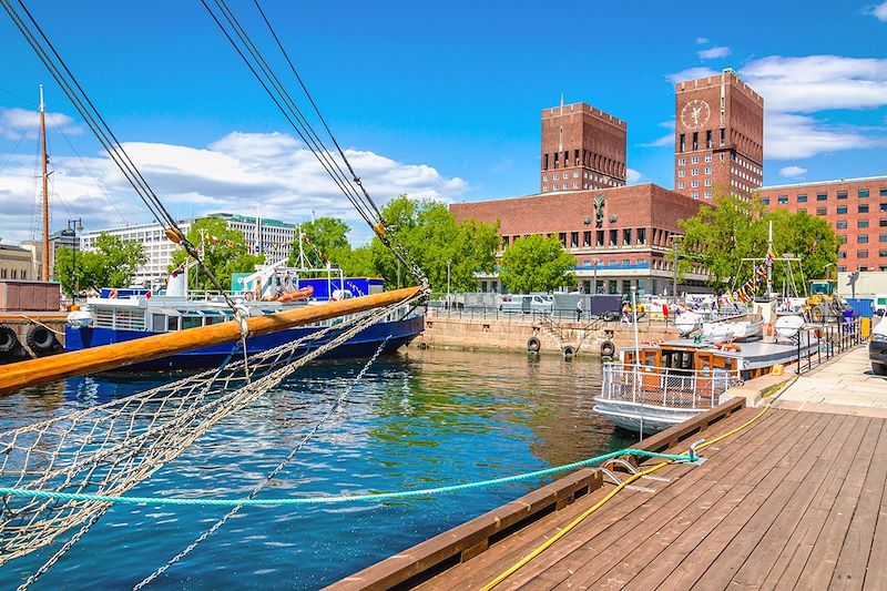 Mairie d'Oslo depuis le port - Norvège