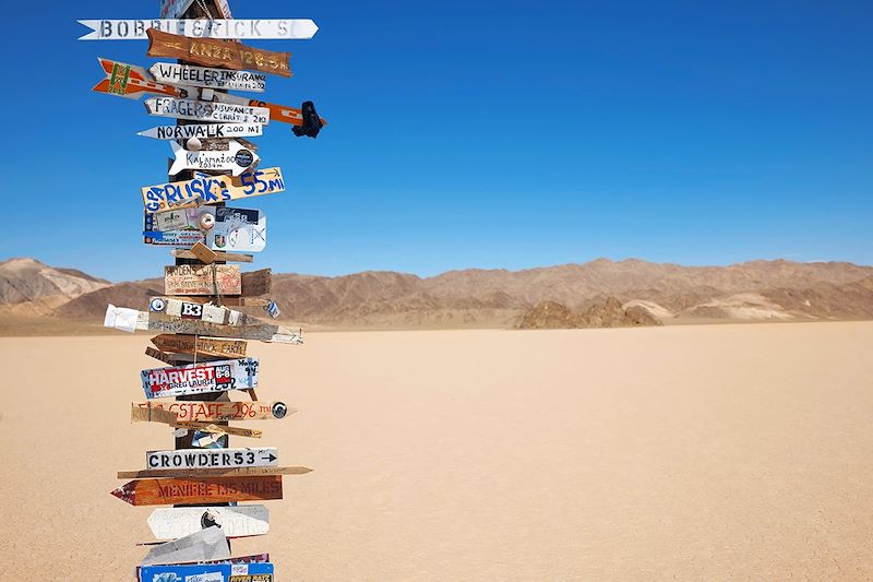 Panneaux dans la Death Valley - Californie - États-Unis