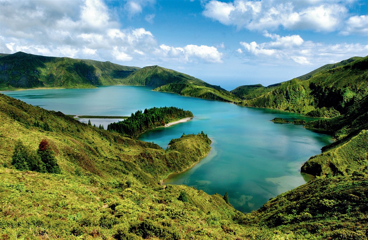 Lacs de Sete Citades sur l’île de São Miguel aux Açores