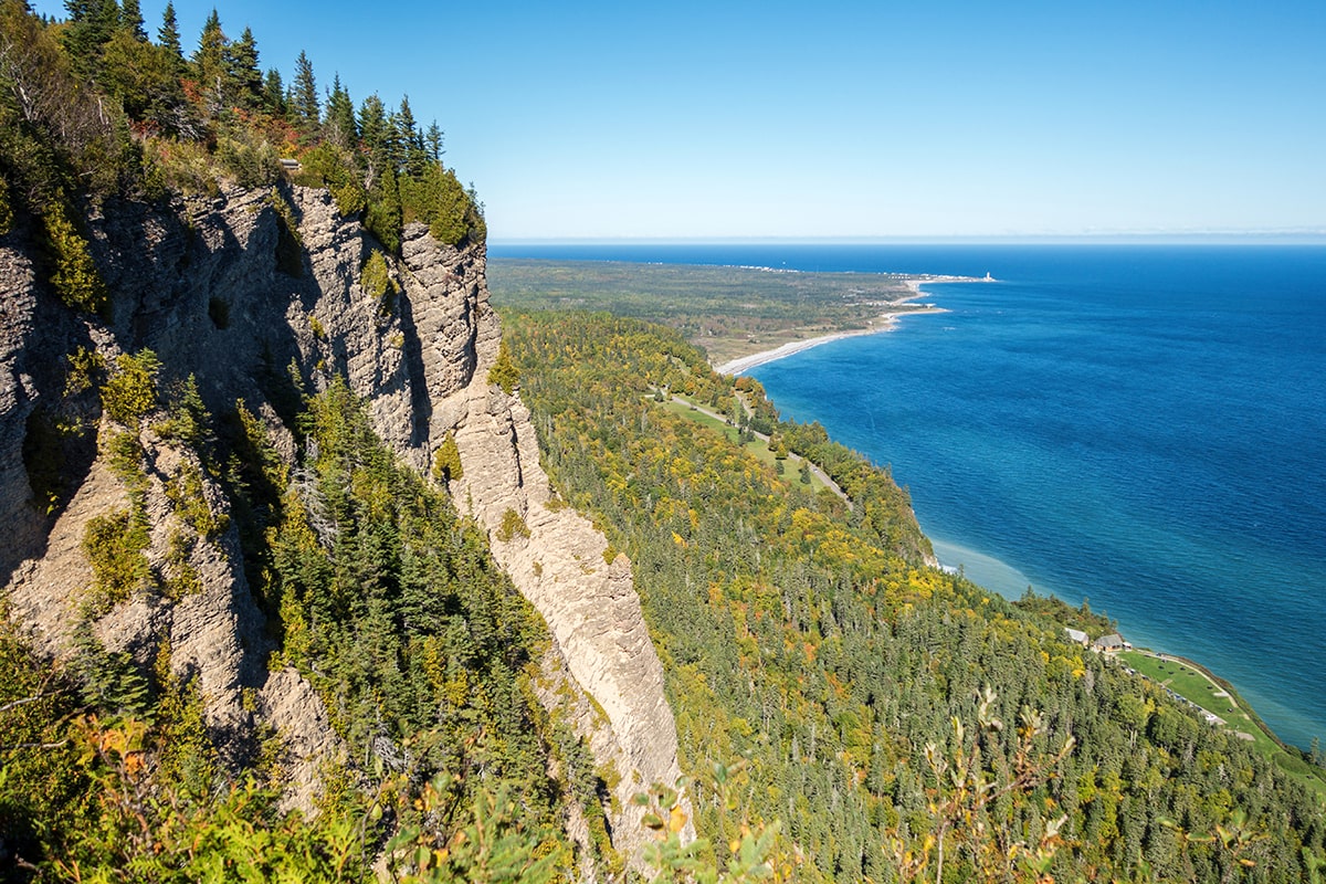 Cap-des-Rosiers depuis le parc national Forillon - Québec - Canada