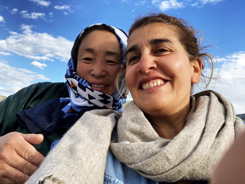 Rencontre avec la population locale en Mongolie &copy; Zo&eacute; Mazouzi/Nomade Aventure