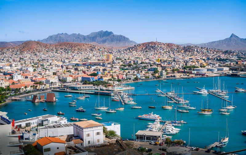 La baie de Mindelo à São Vicente © David/stockadobe.com