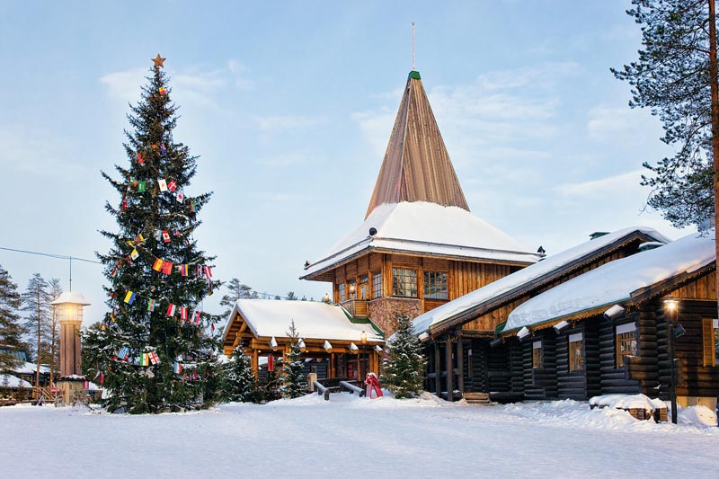 Village du P&egrave;re No&euml;l &agrave; Rovaniemi - Finlande &copy; Roman Babakin/stock.adobe.com 