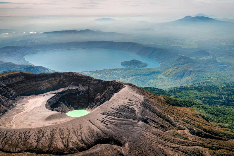 Vue a&eacute;rienne du volcan Santa Ana au Salvador &copy; KAPhotography/stock.adobe.com