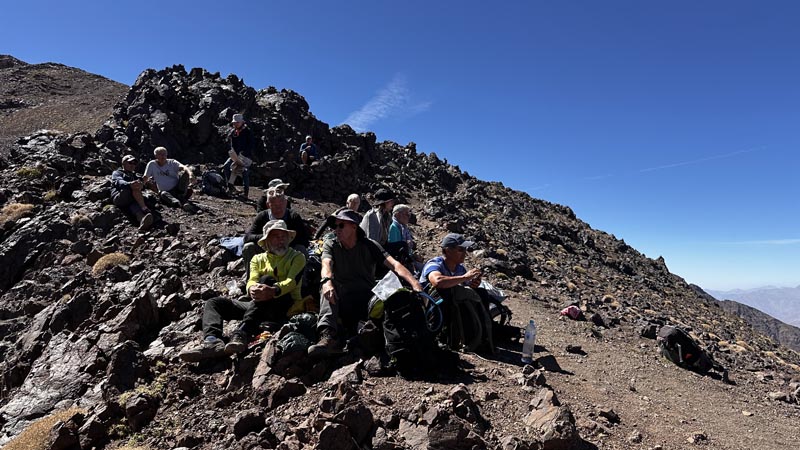 Pause pique-nique lors de l'ascension du Toubkal dans le Haut Atlas marocain © Patrick D. Pause pique-nique lors de l'ascension du Toubkal dans le Haut Atlas marocain © Patrick D.