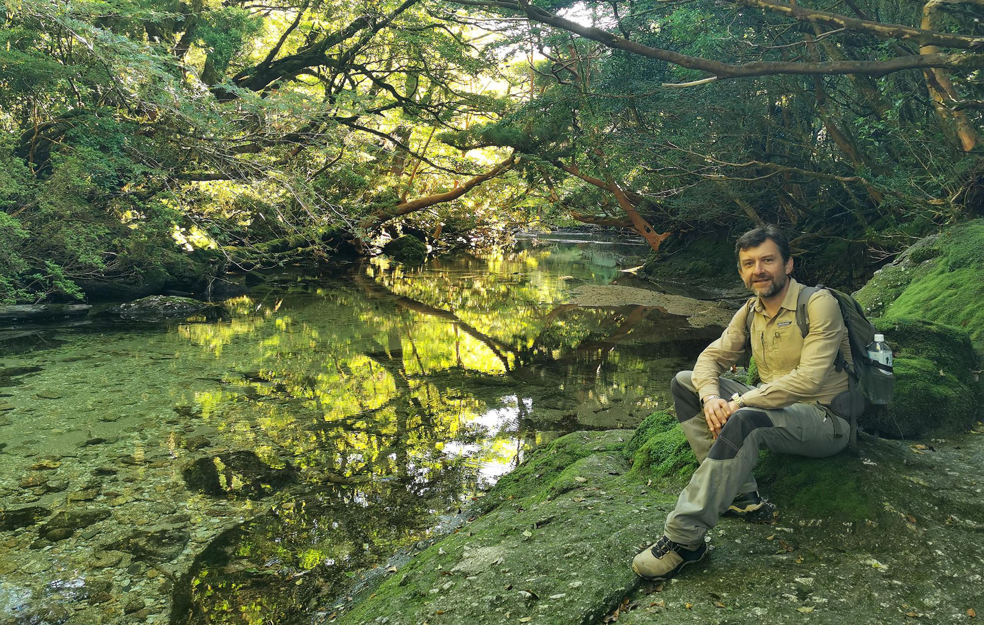 Fabrice Del Taglia sur l'île de Yakushima au Japon, septembre 2023 © Louisa Hendrich