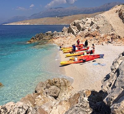 Circuit kayak et randonnée à la découverte des merveilles de la Riviera albanaise.