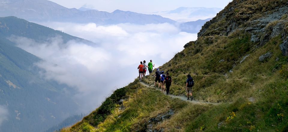 Randonnées dans les montagnes entre l'Albanie et le Kosovo, paradis pour les amateurs de nature en plein cœur de l'Europe.