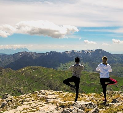 Randonnée et Yoga en Albanie:  un voyage ressourçant pour le corps et l'esprit !