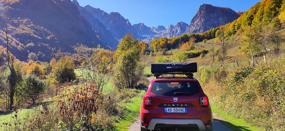 Road trip en Albanie, Monténégro, Kosovo en tente de toit sur deux semaines avec nuits en camping ou camping sauvage 
