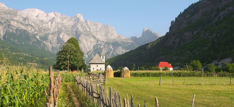 Voyage très complet des montagnes aux criques oubliées du sud, et des villages intimes aux sites classés à l'Unesco 