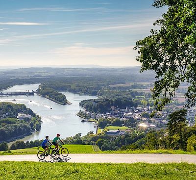 Le Danube à vélo, avec l'incontournable tronçon de l’EuroVelo 6 qui relie Passau à Vienne par la vallée de Wachau et ses vignobles