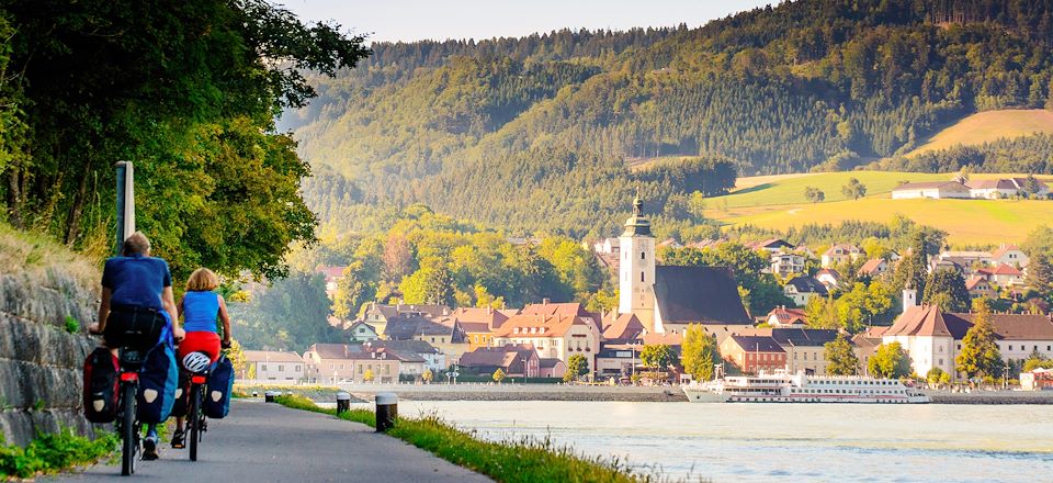 Pédalez sur l'EuroVelo 6 et traversez 3 des plus beaux pays d'Europe centrale : l'Autriche, la Slovaquie et La Hongrie.