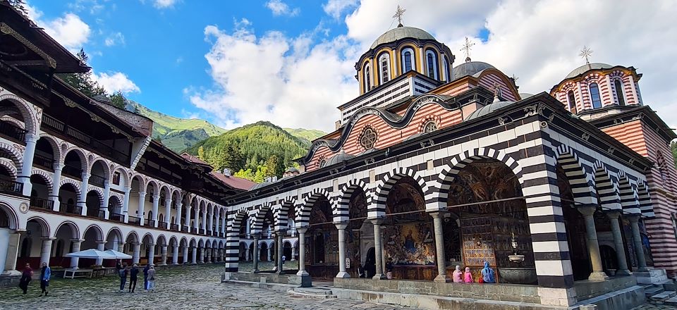 Un voyage entre massifs majestueux et patrimoine bulgare incontournable