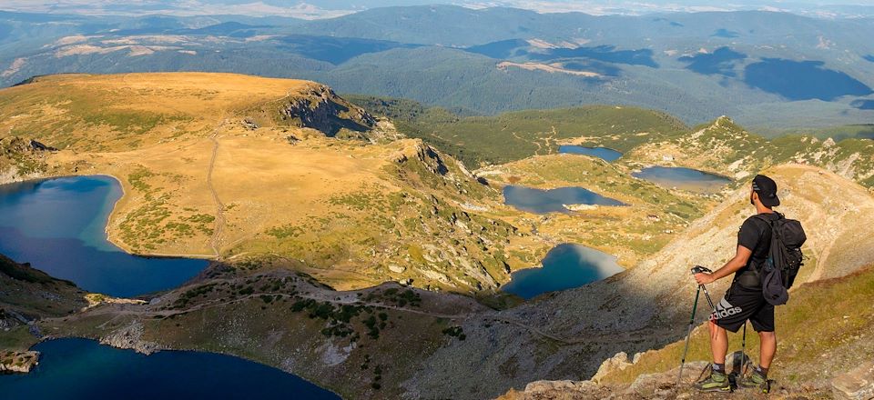 Entre lacs glaciaires, monastère sacré et sommets mythiques, une Bulgarie sauvage s’offre à nous