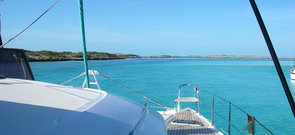 D’île en île en catamaran dans les Bahamas, entre plages de rêve, snorkeling dans les récifs de coraux et baignade dans le lagon