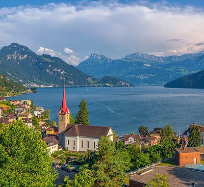 Séjour bucolique à vélo dans la campagne suisse, entre lacs et montagnes, avec une découverte de Lucerne et ses environs